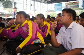 Murid-murid SMK Tan Sri Mohamed Rahmat tekun mendengar ceramah semasa program Jelajah Kemerdekaan MPJ.